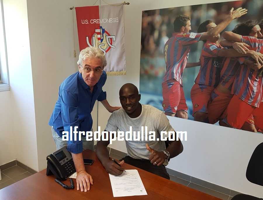 Mokulu alla Cremonese: ecco la foto della firma article-post