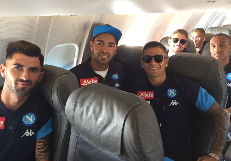 Napoli, squadra in partenza per Dimaro. La foto preview