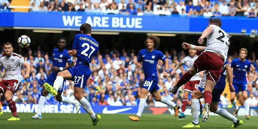 Conte, che tonfo: il Chelsea resta subito in 10, contro il Burnley non bastano Morata e David Luiz preview