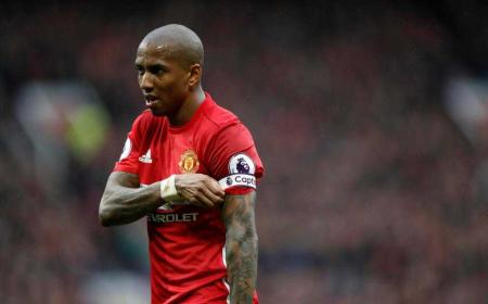 Ashley Young Manchester United Foto The Sun