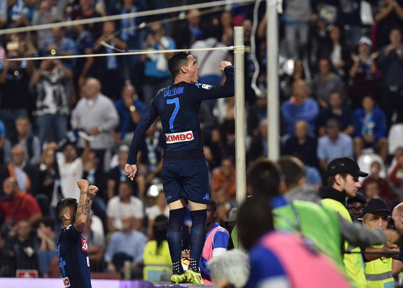 Sondaggio: per il 49% il Napoli dovrebbe rinnovare il contratto a Callejon preview