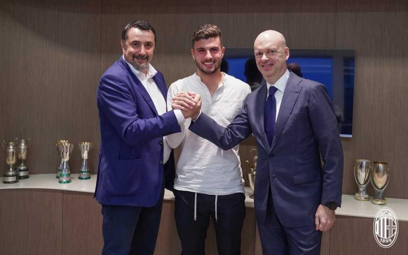 Cutrone Twitter uff Milan