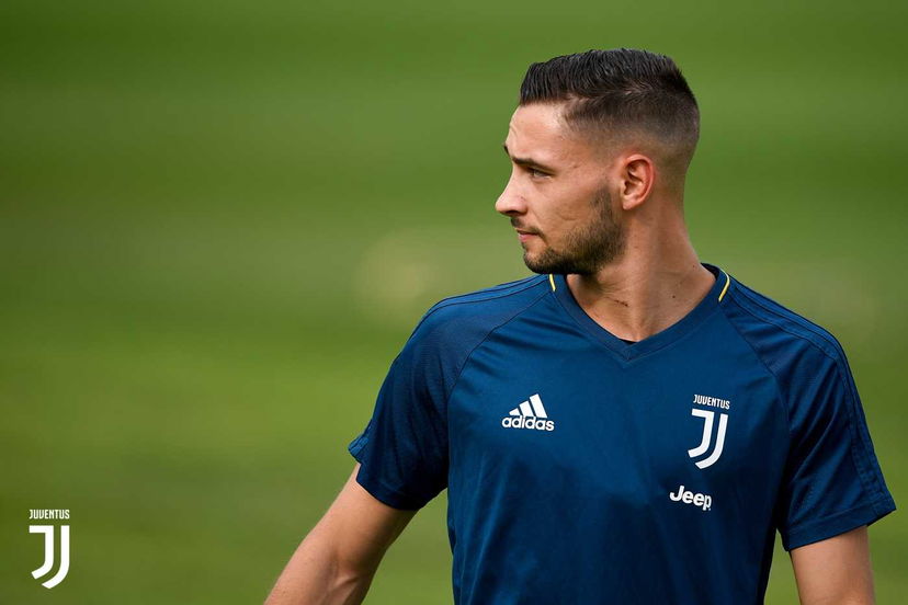 Juve, lesione della fascia plantare per De Sciglio. Il report preview