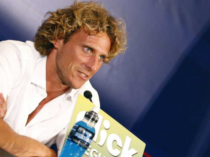 Forlan attacca Neymar: “Deve rispettare Cavani. Con Messi non sarebbe accaduto” preview