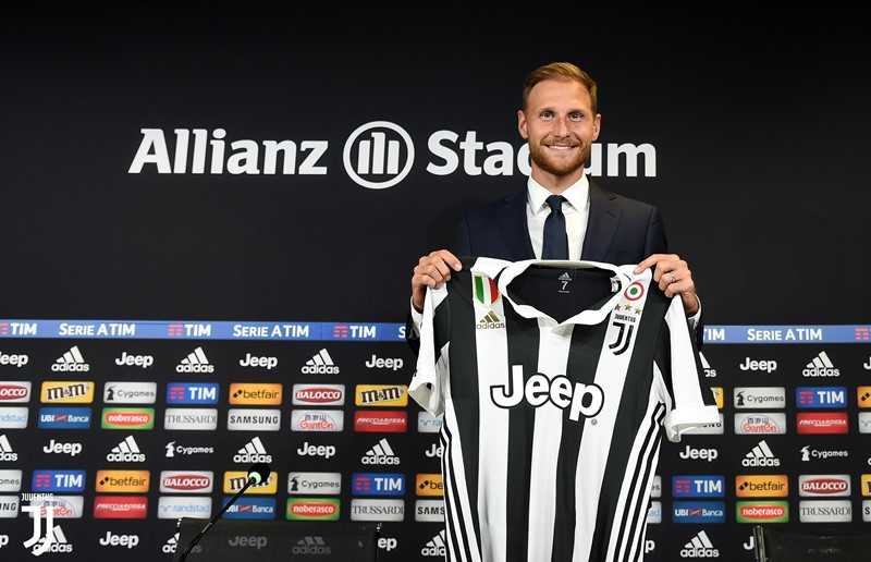 Howedes, da acquisto salvifico e (quasi) last minute a rebus di fine estate preview