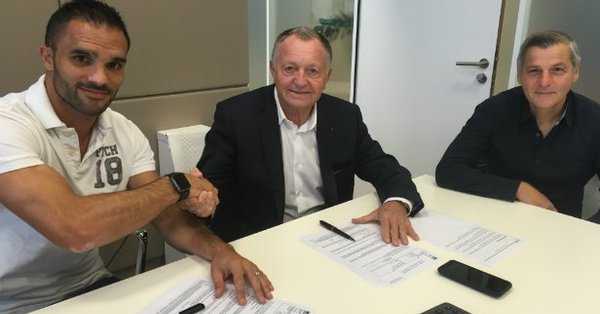 Ufficiale: Lione, c’è il rinnovo di Morel preview