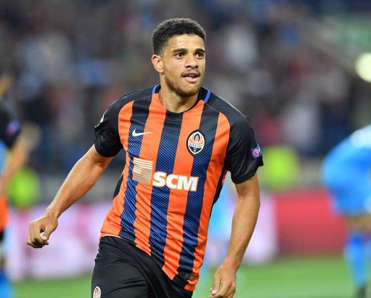 Taison a San Siro dopo le polemiche social in estate. Ma senza vestire la maglia del Milan preview