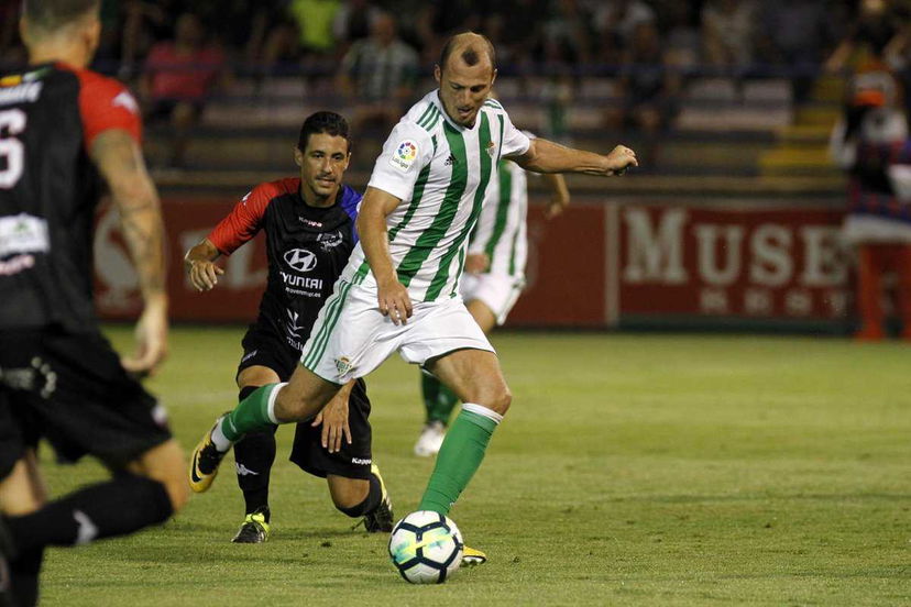 Ufficiale: Betis, rescissione del contratto per l’attaccante Zozulja preview