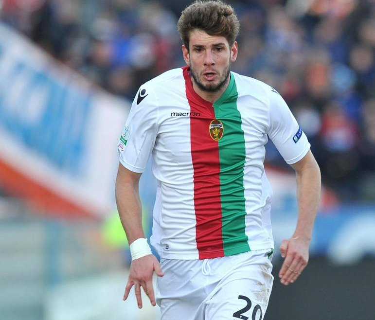 Calvario Avenatti, il messaggio della Ternana al suo ex bomber: “Torna presto, vamos Felipe!” article-post