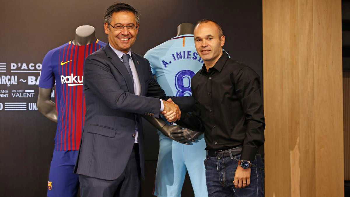 Bartomeu: “Il rinnovo di Iniesta è il primo nella storia, un onore averlo con noi a vita” article-post