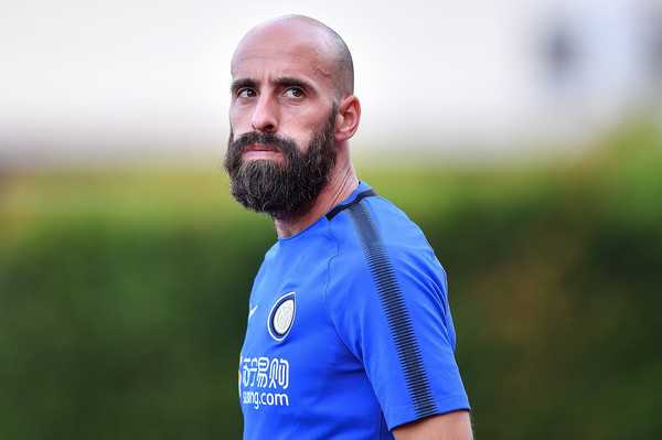 Borja Valero: “Provo a far passare il tempo e sto con la famiglia. Gioco anche a tennis. Conte un vincente” article-post