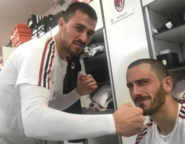 Bonucci e Romagnoli ironizzano sul presunto litigio: “Ora il secondo round…” preview