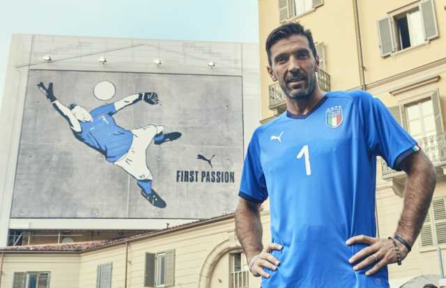 Italia, ecco la nuova maglia: la indosserà Buffon contro la Macedonia preview