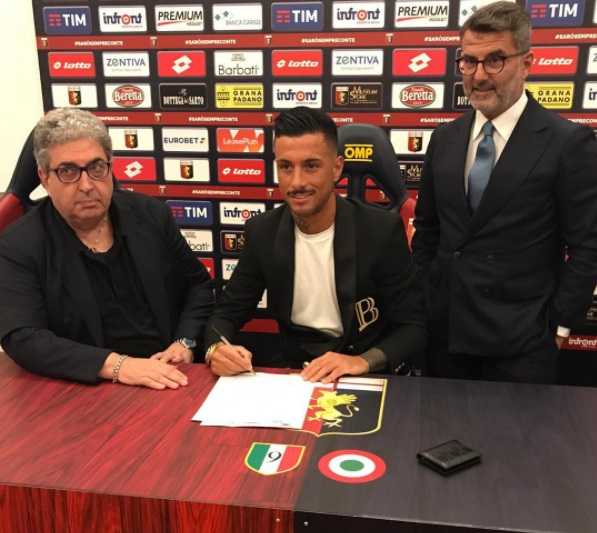 Genoa-Izzo, avanti fino al 2022. La foto della firma preview