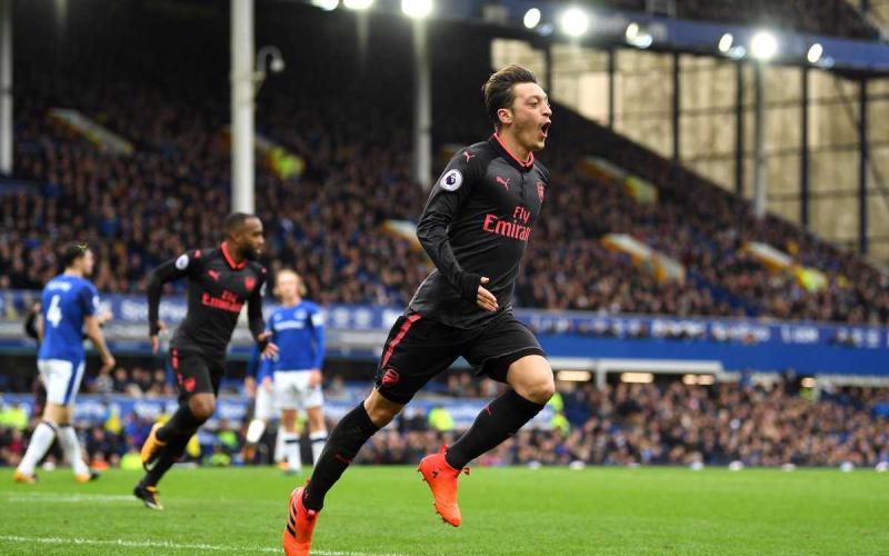 Ozil Arsenal vs Everton Foto Arsenal Twitter