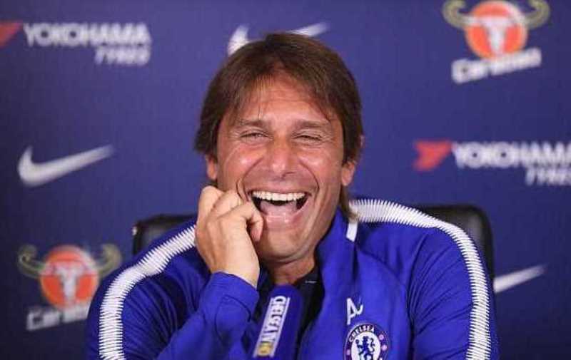 Conte, squilla il telefono in conferenza: “È mia moglie. Se dovesse capitare a voi…” preview