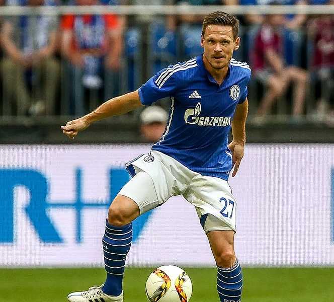 Ufficiale: Schalke, riecco Riether. Contratto annuale preview