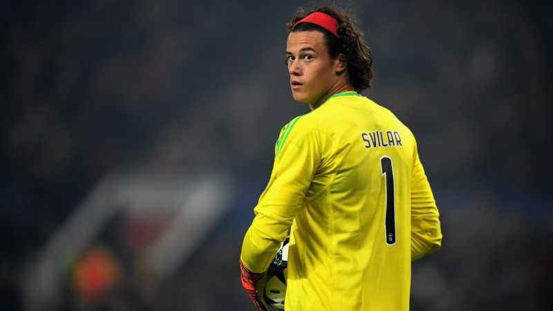 Svilar vs Manchester Utd, una storia incredibile: prima para un rigore, poi altro autogol preview