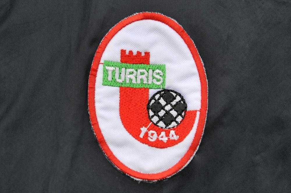 Assurdo: calciatore della Turris urina verso la tribuna ospite e prende solo 5 giornate article-post