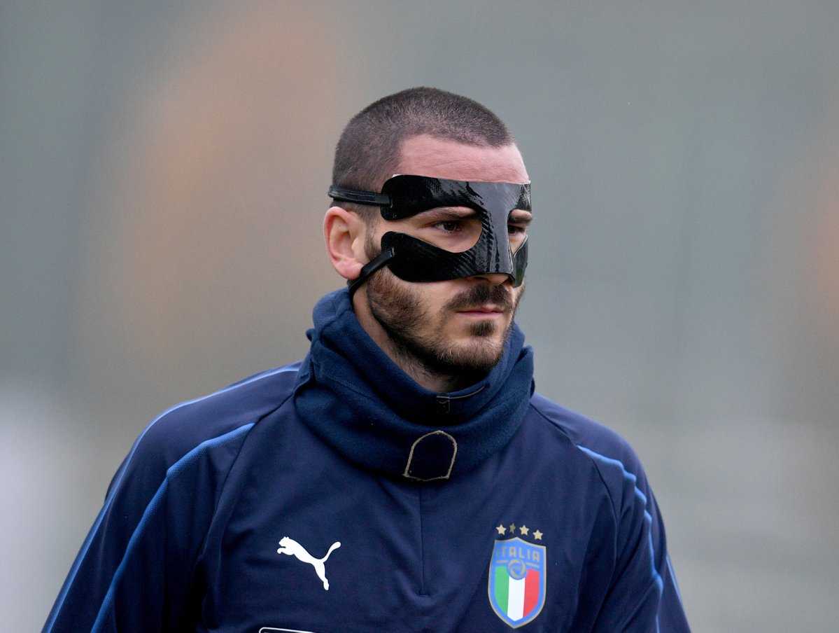 Italia-Svezia, ecco la maschera protettiva di Bonucci: le foto