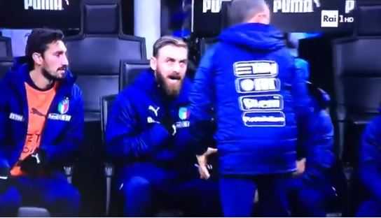 De Rossi furioso in panchina: “Dobbiamo vincere, non pareggiare!”. E indica Insigne article-post