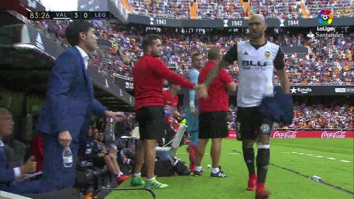 Zaza infuriato dopo il cambio: negato il saluto a Marcelino. Il video article-post