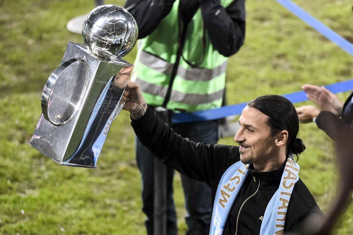 Malmo campione di Svezia, Ibra in campo per i festeggiamenti article-post