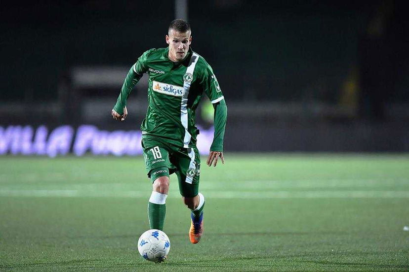 Avellino: operazione ok per Lasik, almeno 4 mesi di stop. Il report preview