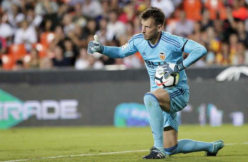 Dalla Spagna: Barcellona, accordo con il Valencia per lo scambio Neto-Cillessen preview