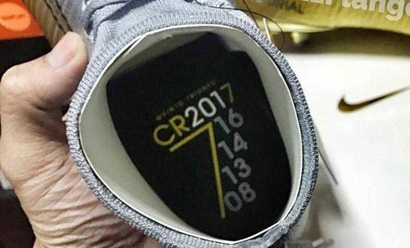 CR7 verso il quinto Pallone d’Oro: la conferma arriva… dalle scarpe! preview