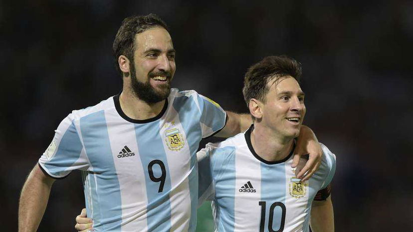 Valdano: “Sono rimasto molto sorpreso di vedere Higuain così emozionato. Il gol fallito nella finale dei Mondiali in Brasile gli ha dato molto fastidio” preview