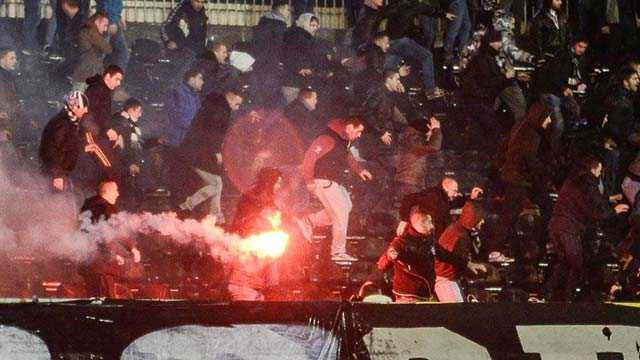 Partizan-Stella Rossa: derby nel sangue, arresti e feriti. Un tifoso in pericolo di vita article-post