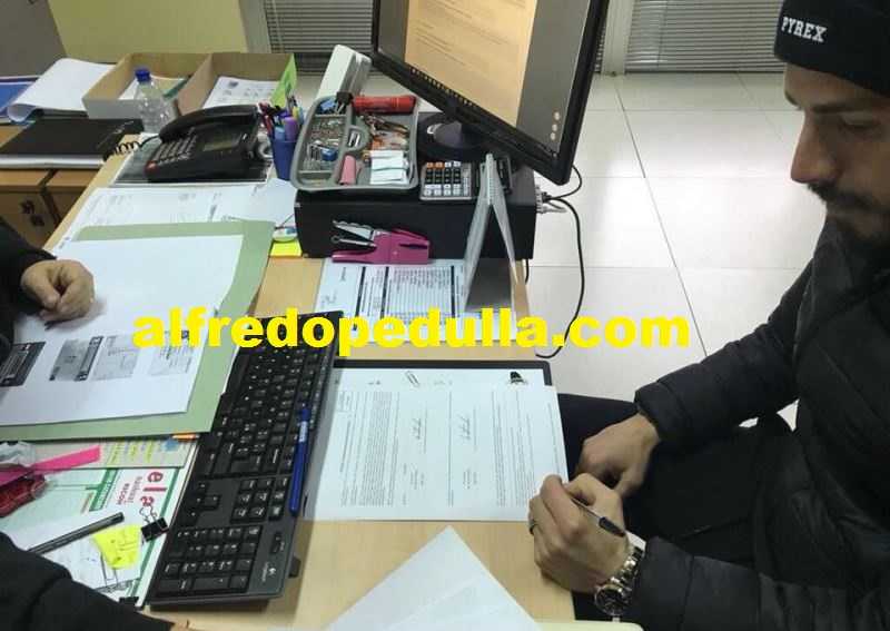 De Giorgi-Catanzaro, ecco la foto della firma preview