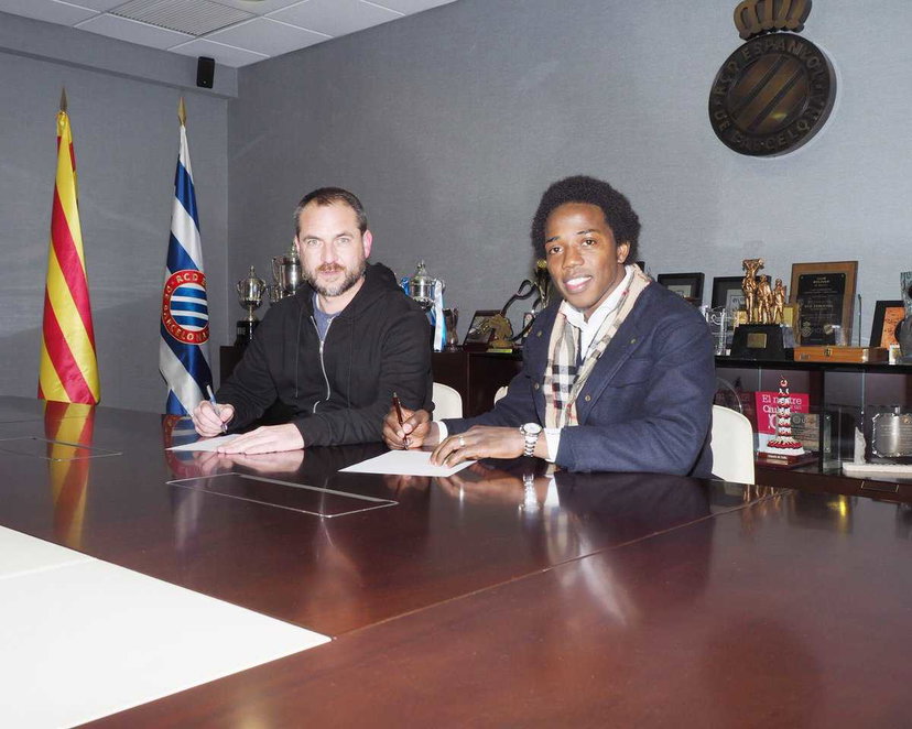 Ora è anche ufficiale: Fiorentina, Sanchez va in prestito all’Espanyol preview