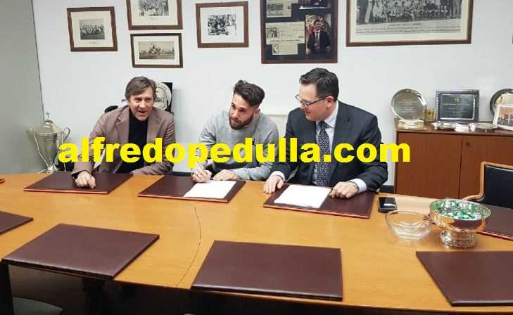 Zampano all’Udinese: ecco la foto della firma preview