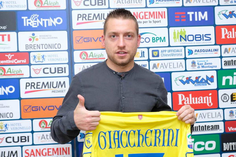 Giaccherini: “Chievo, grazie per la fiducia. Napoli? Nemmeno io riesco a spiegarmi…” preview