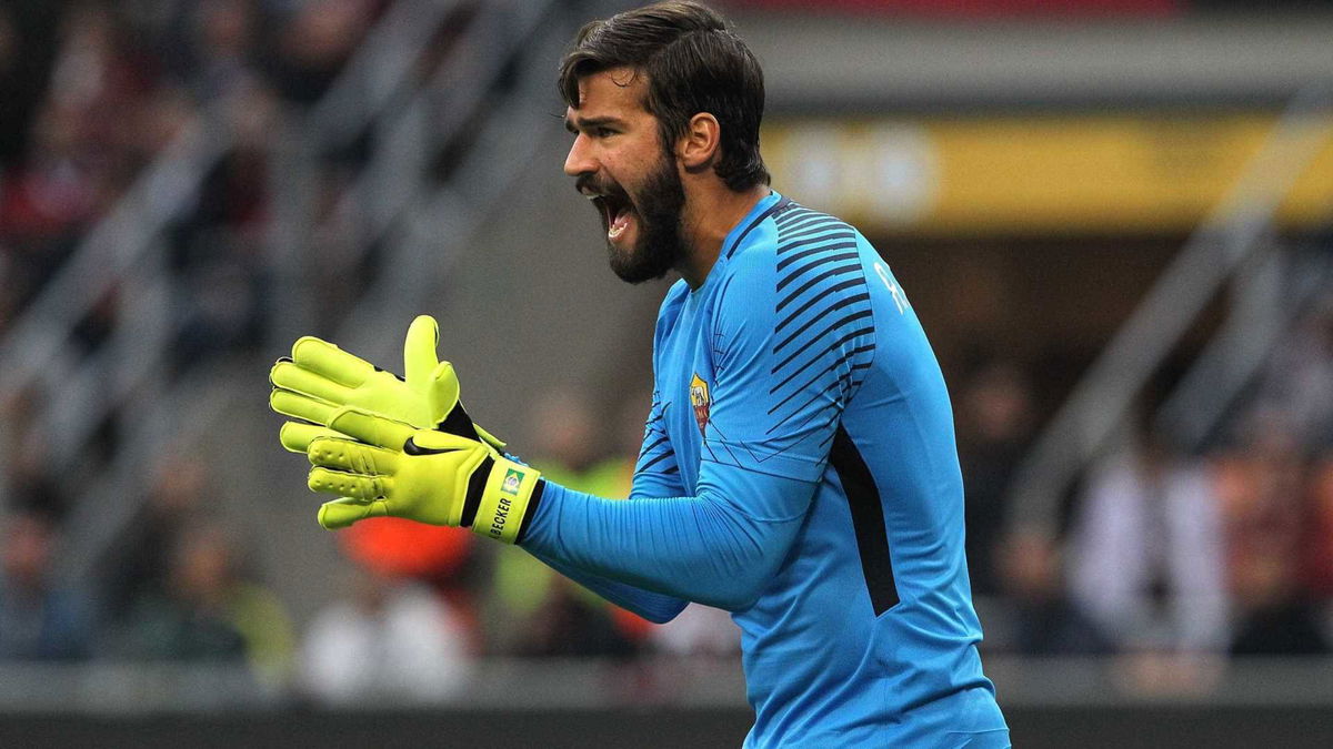 Alisson, l’agente: “Accordo col Real? Tutto falso. Il rinnovo con la Roma…” article-post