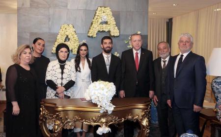 Arda Turan matrimonio Foto Hurriyet Dailly News