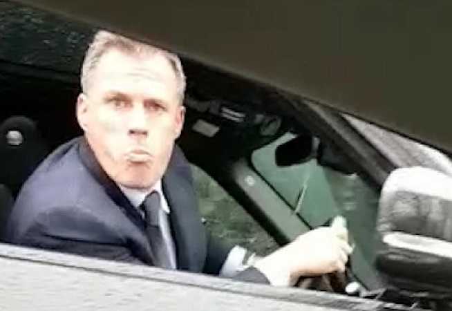 Follia Carragher: l’ex Liverpool sputa a una 14enne tifosa dello United. Il video preview