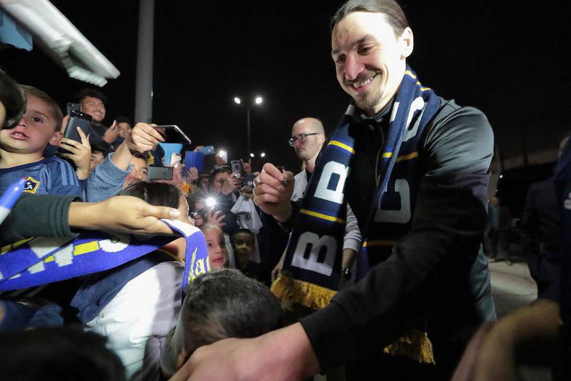 LA Galaxy, è arrivato Ibra: bagno di folla per lo svedese. Il video preview