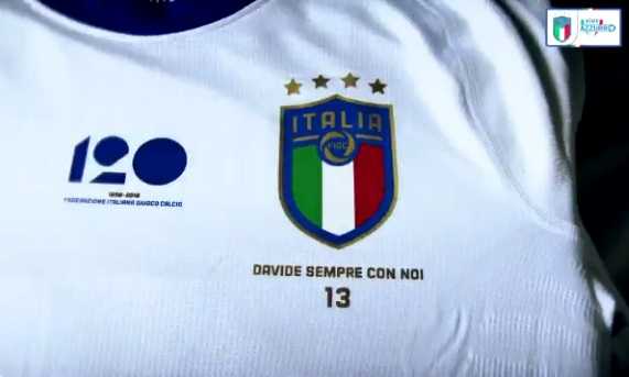 Italia in campo con la maglia dedicata ad Astori. Il video preview