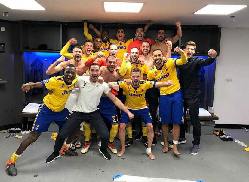Festa Juve, ecco la gioia negli spogliatoi di Wembley: “A casa tutto bene?” preview