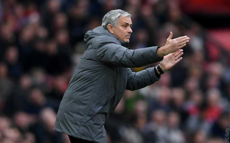 Mourinho in panchina Manchester United Twitter