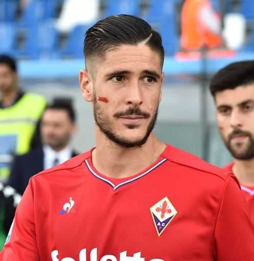 La Serie A contro la violenza sulle donne: calciatori in campo con un segno rosso sul viso article-post