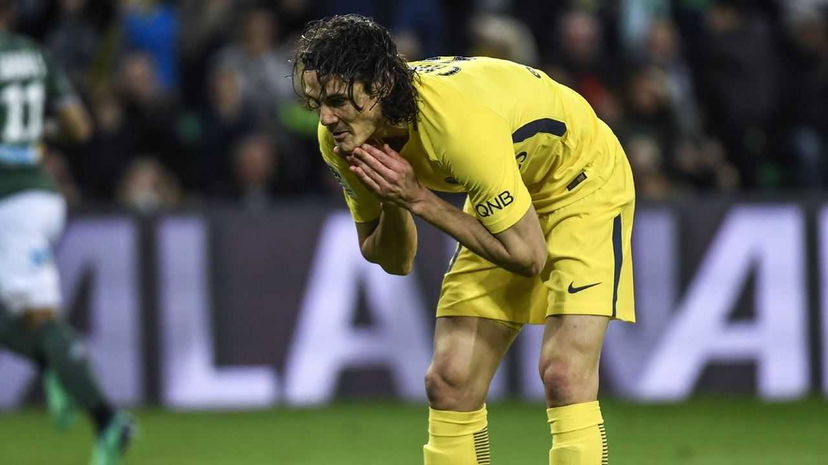 Psg, Cavani sbaglia a porta vuota e arriva l’attacco social: “Anche mia nonna avrebbe segnato” preview