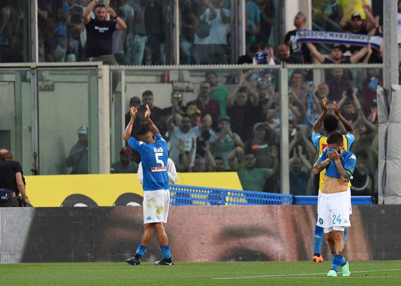 Napoli-tweet: “Essere azzurri significa vincere facendo leva soltanto sulle proprie forze” preview