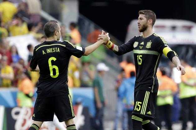 Sergio Ramos e Iniesta Spagna Foto Bleacher Report