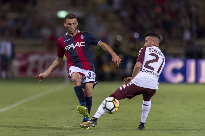 Bologna, lesione ai flessori per Torosidis: 3 settimane di stop preview