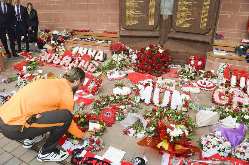 Liverpool: la Roma rende omaggio alle vittime di Hillsborough preview