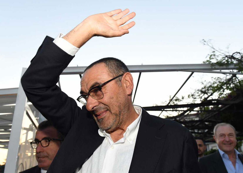 Napoli, cena di fine stagione a Villa D’Angelo. Ovazione per Sarri: “Non ci lasciare!”. Le foto preview